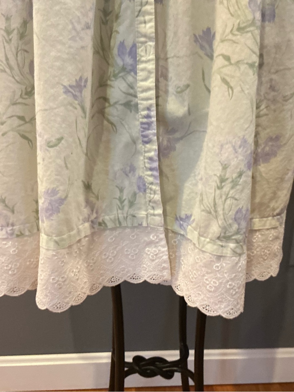 Eileen West Floral Robe - Picture 5 of 8